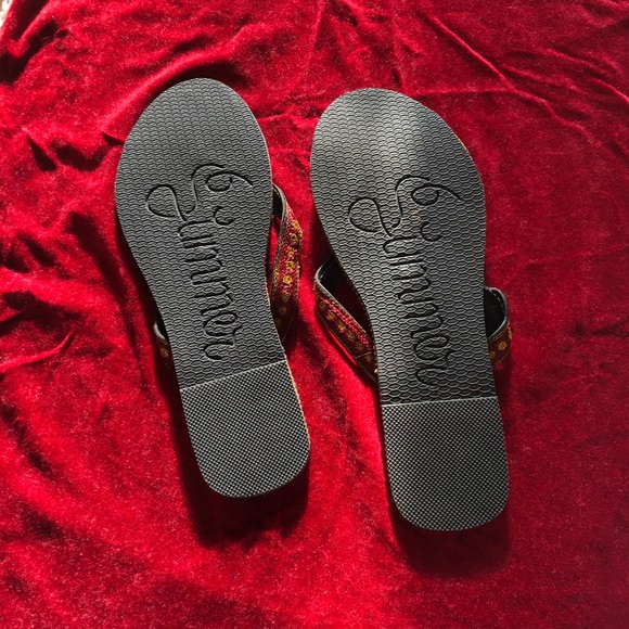 Flat sandal - Picture 3 of 4